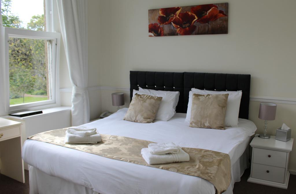 Mansfield Manor Hotel Room photo